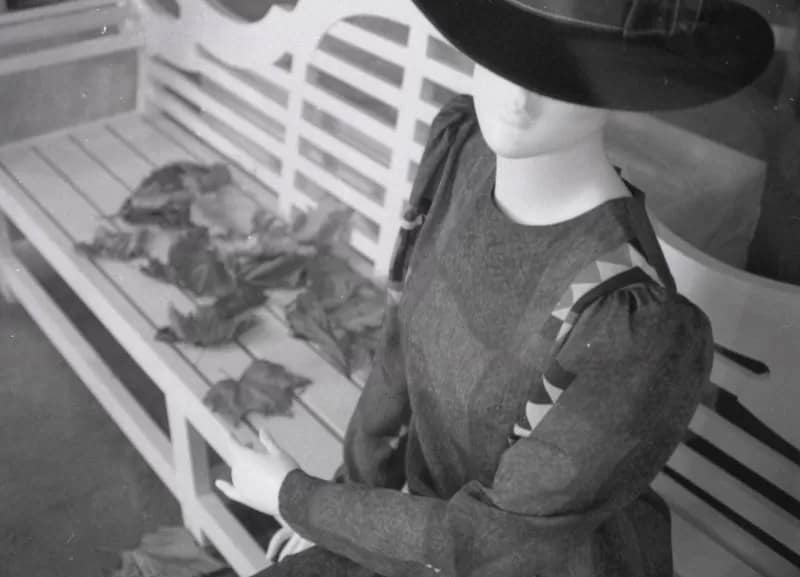 fashion02 - 1EarthMedia photography by Mark Anning © 1985-2023