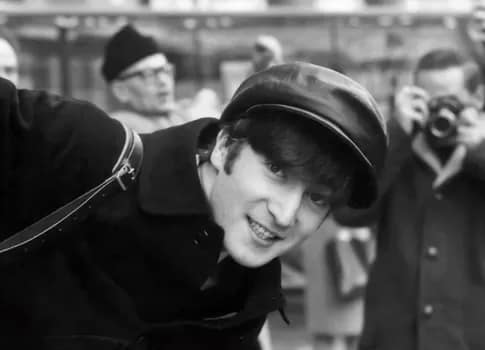 PaulMcCartney006-350 John Lennon photographed by Paul McCartney